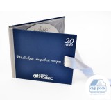 Хардбек CD формата с треем и завязками из атласных лент